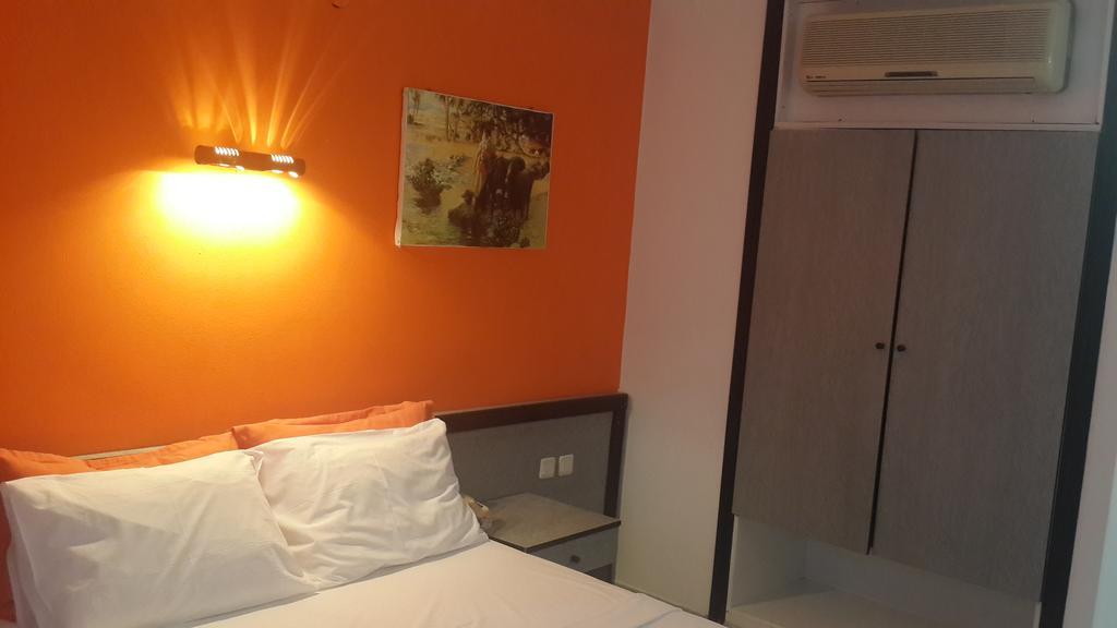 Hotel Cemre 2*