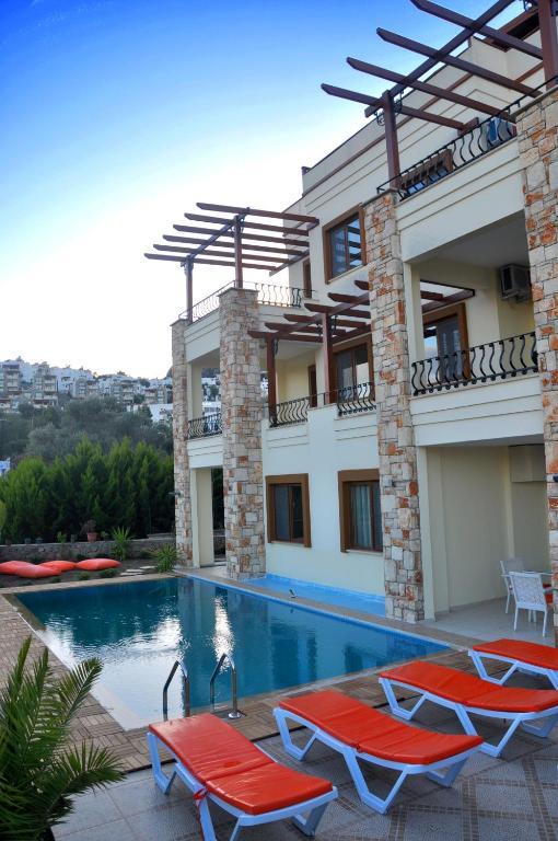 Liona Gundogan (Bodrum)