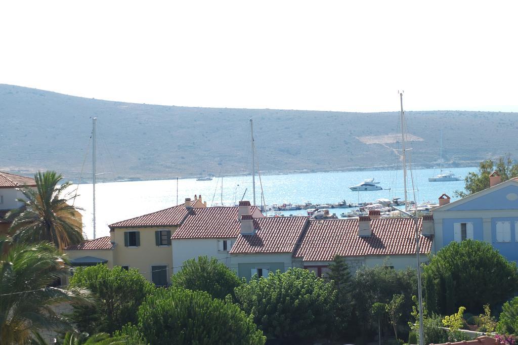 Lapis Port Surf
