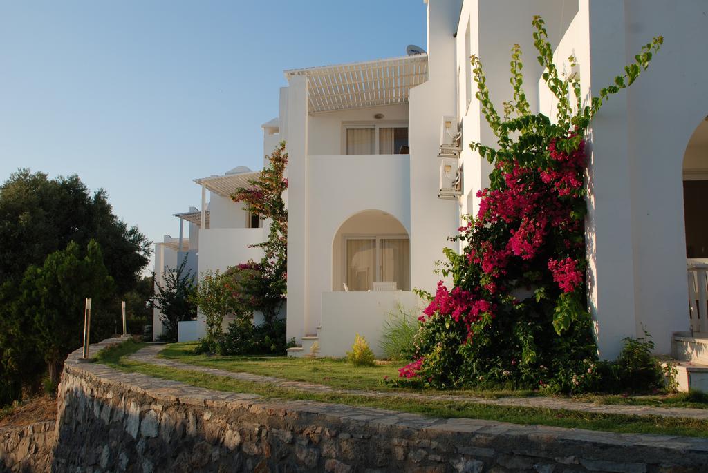 Aparthotel Vega Aparts 3*