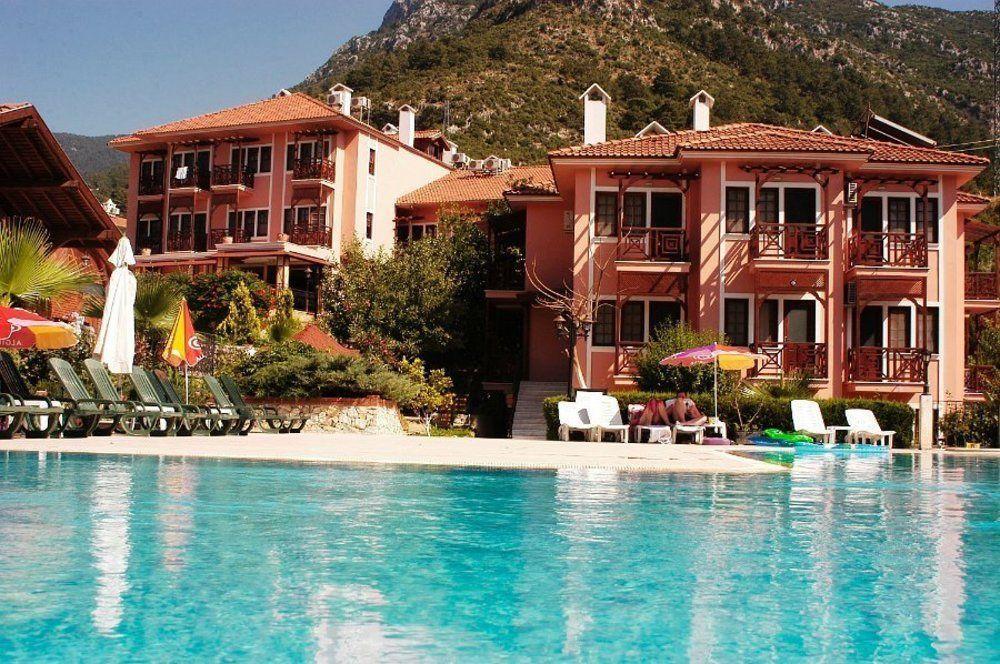 Club Pink Palace 3* Oludeniz