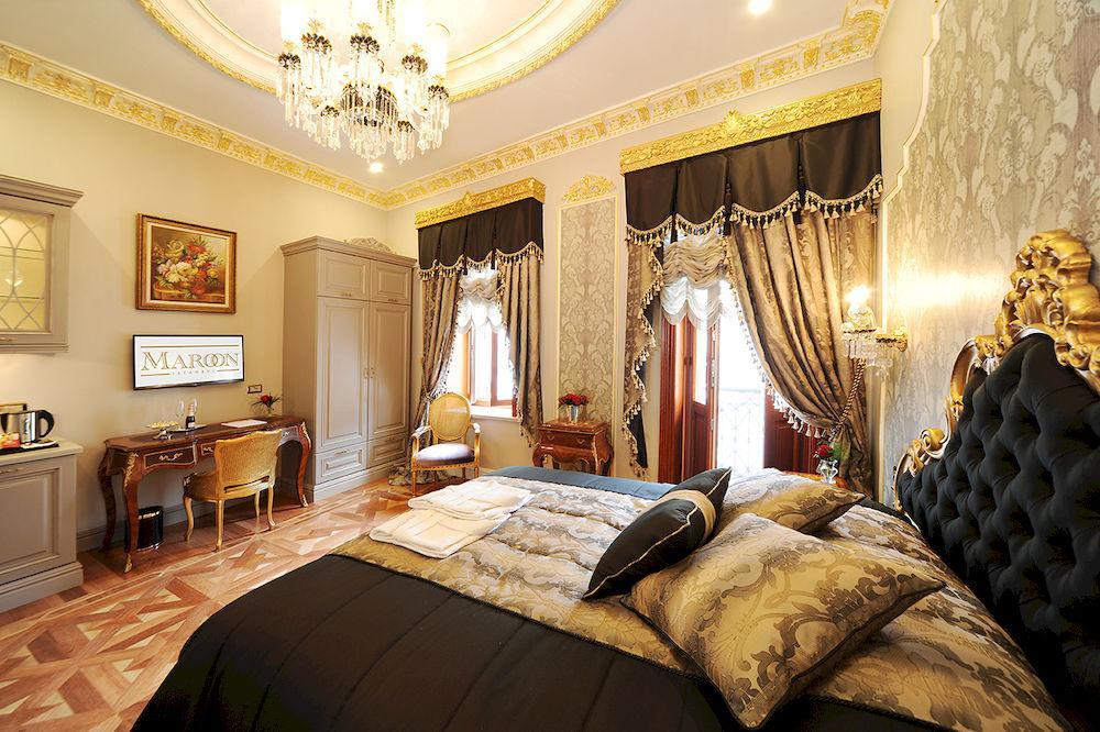 Maroon Bosphorus Hotel