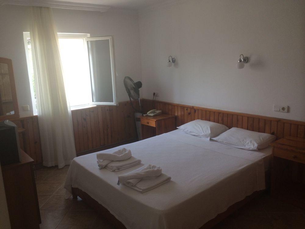 Pataros Hotel 2*