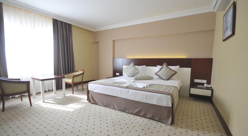 Yayoba Hotel