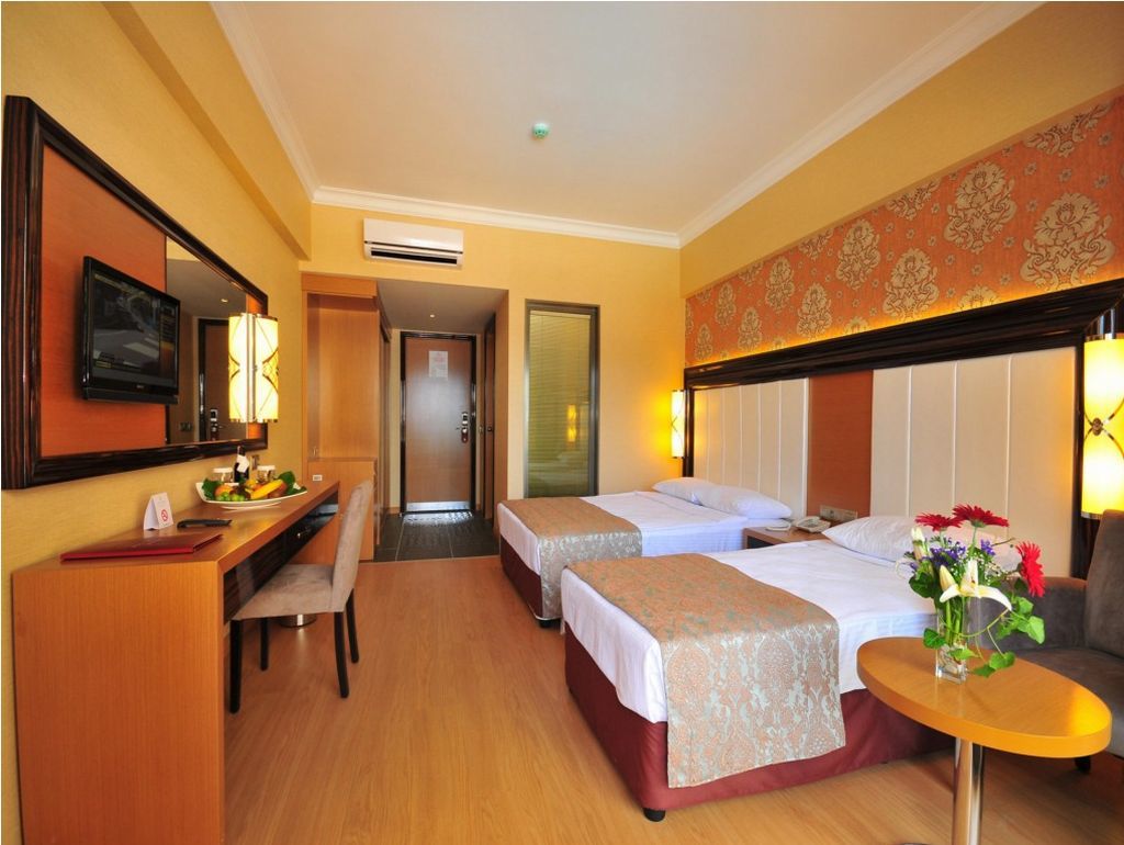 Golden Rock Beach Hotel 5*