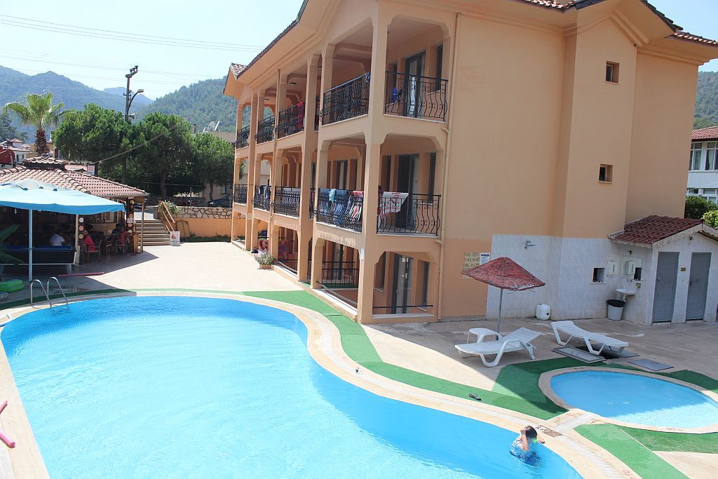 Club Sun Village Aparthotel 3*