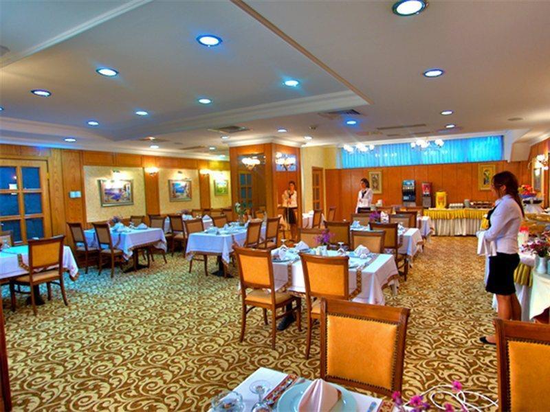 Hotel Grand Hilarium