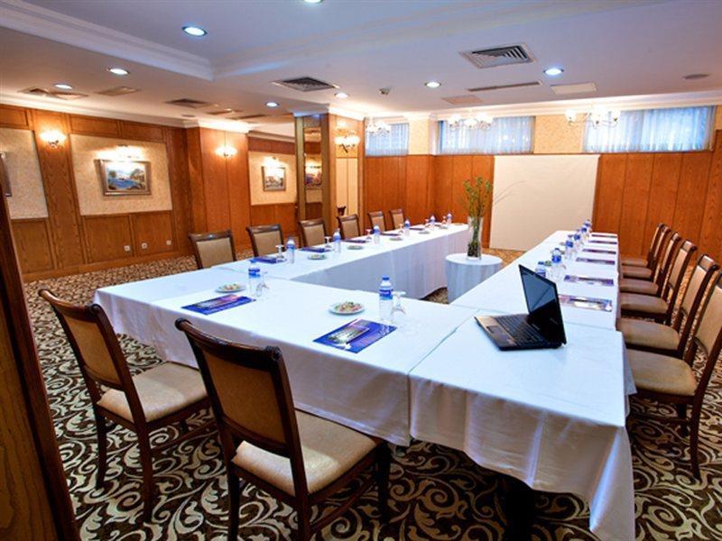 Hotel Grand Hilarium 4*