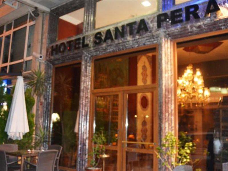 Santa Pera