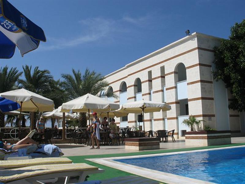 Club Tropical