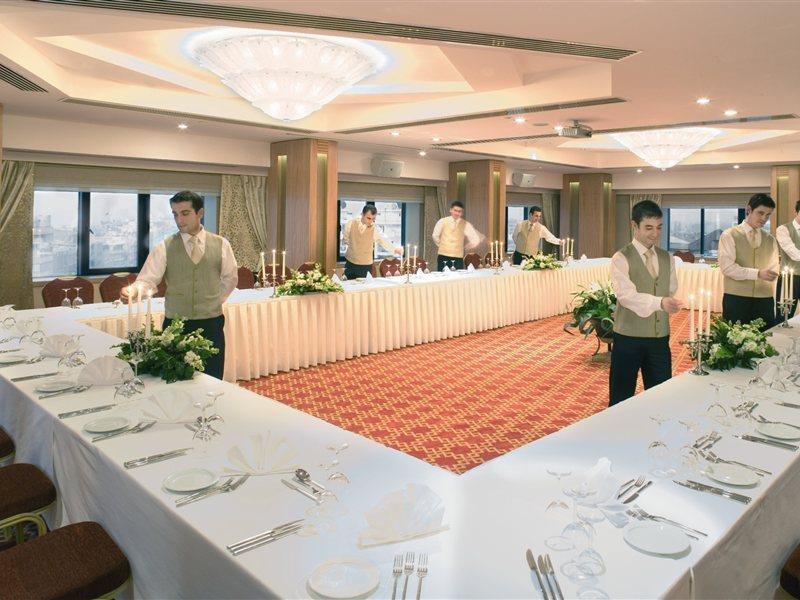 Hotel Moevenpick 5*