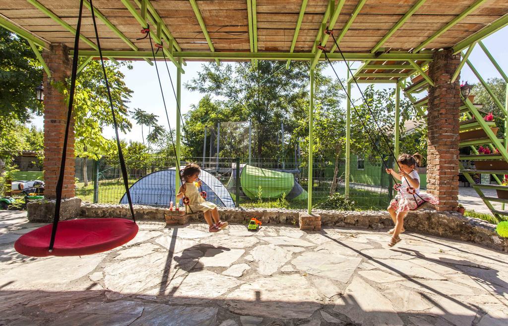 Otantik Tas Ev Bed & Breakfast