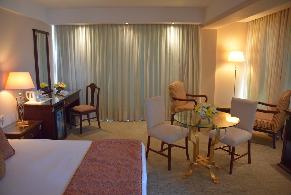 Ege Palas 4*