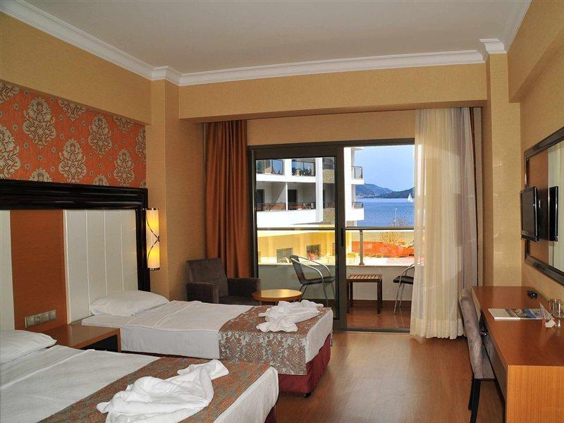 Hotel Golden Rock Beach