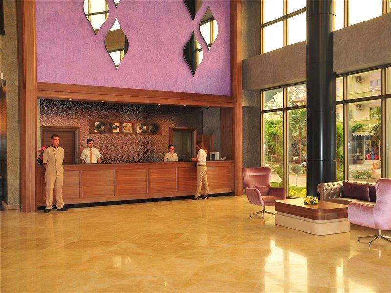Hotel Golden Rock Beach