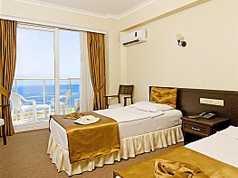Hotel Arora 4*