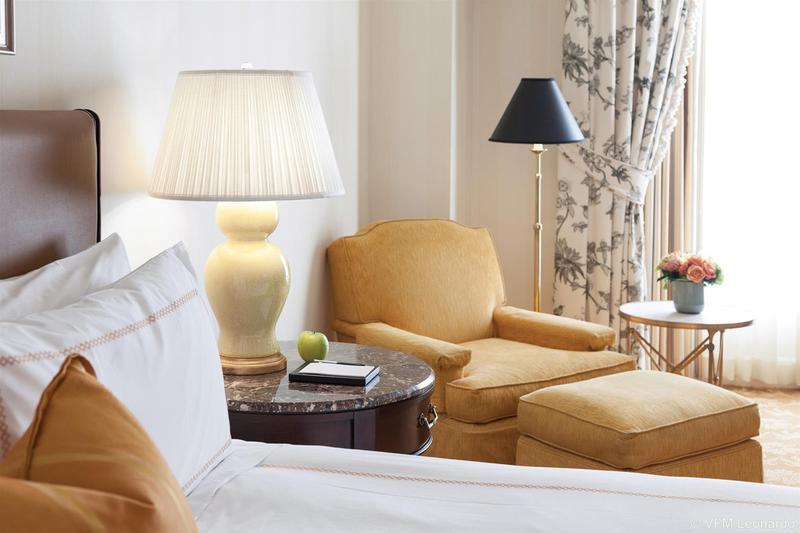 Four Seasons Hotel 2*