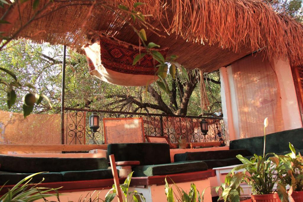 Pembe Yunus Hotel *