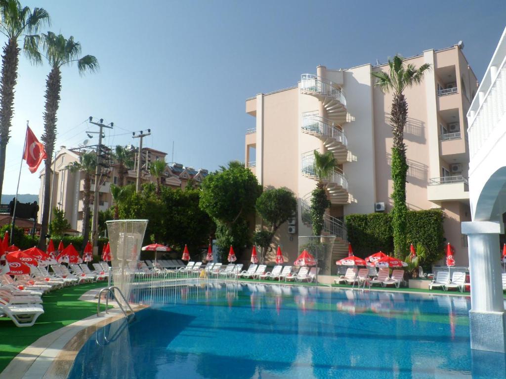 Club Atrium & Hotel 3*