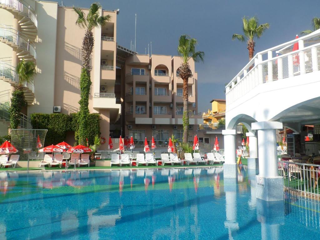 Club Atrium & Hotel