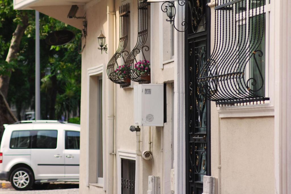 Uyar Apt Istanbul