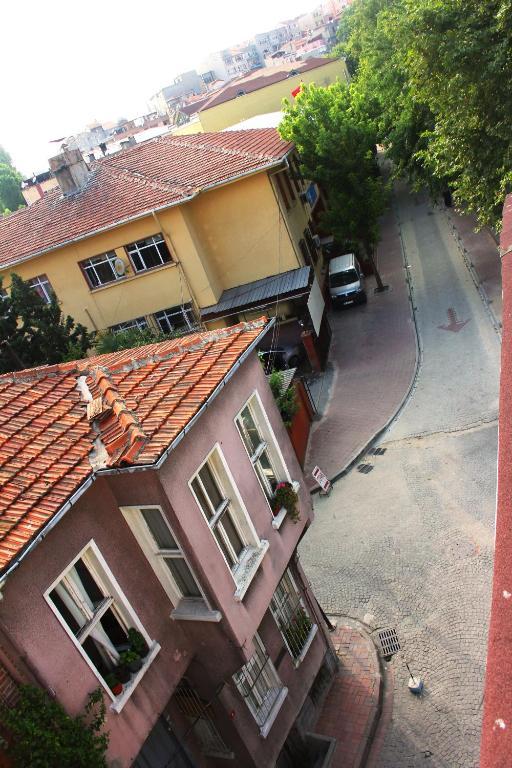 Uyar Apt