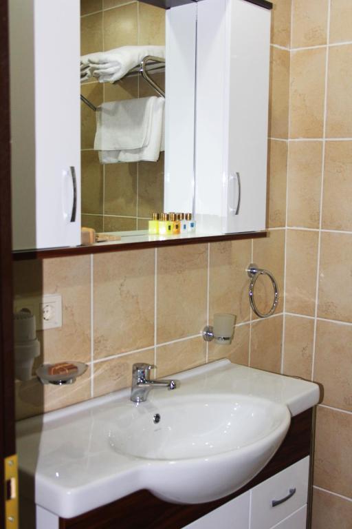 Uyar Apt Apartment *