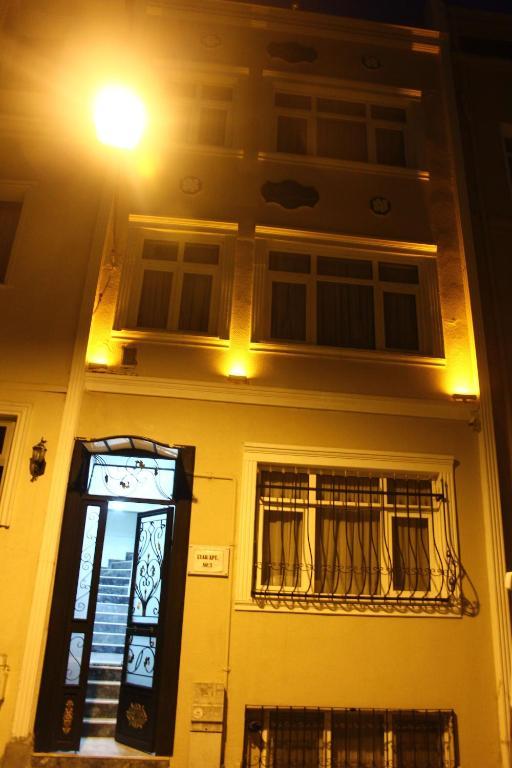 Uyar Apt Apartment
