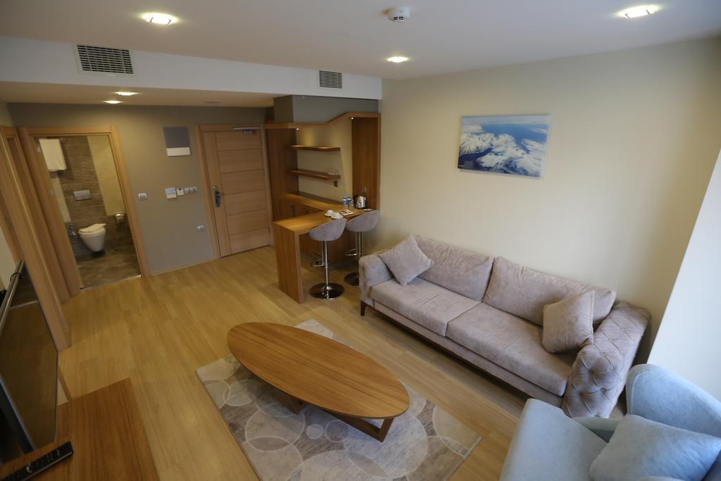 Alesha Hotel 4*