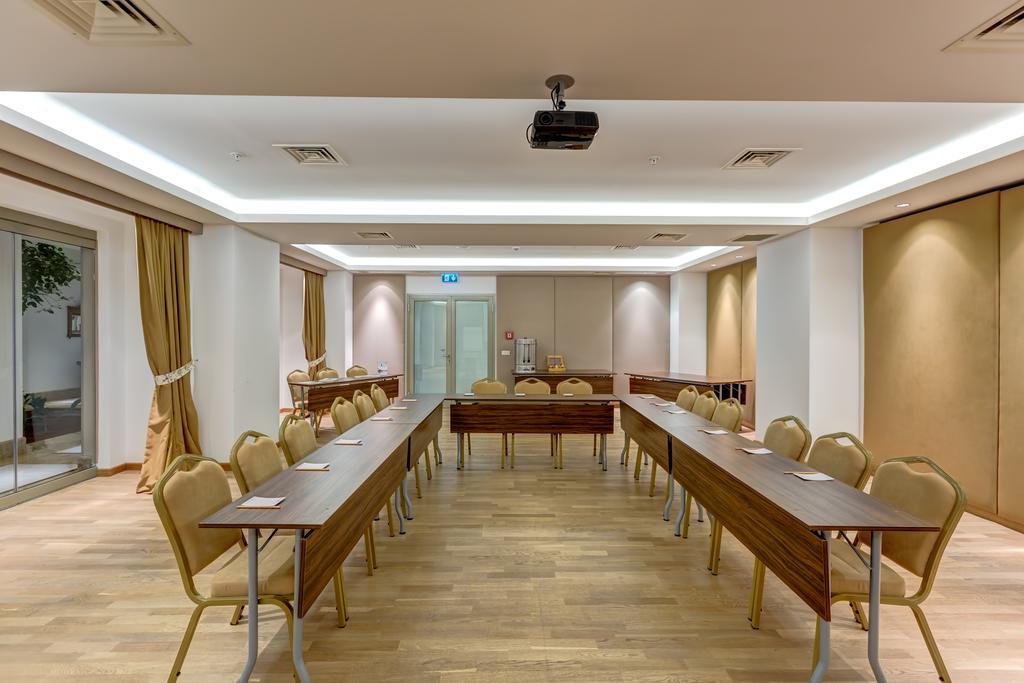 Antmare Hotel 3*