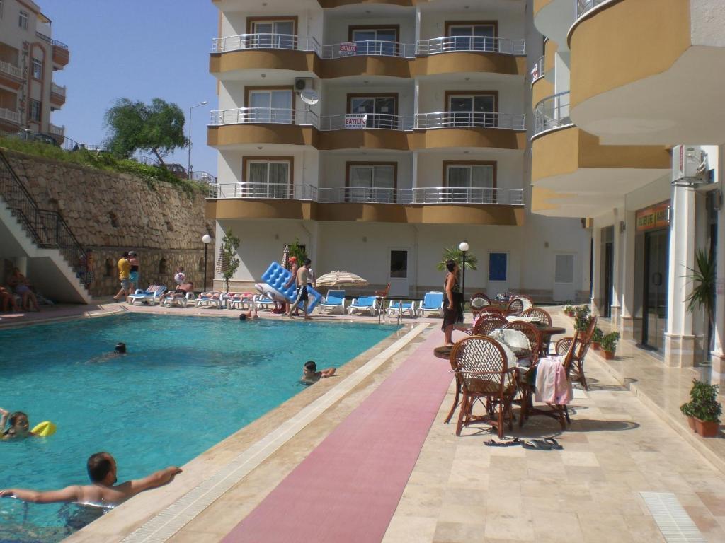 Golden Life Hotel