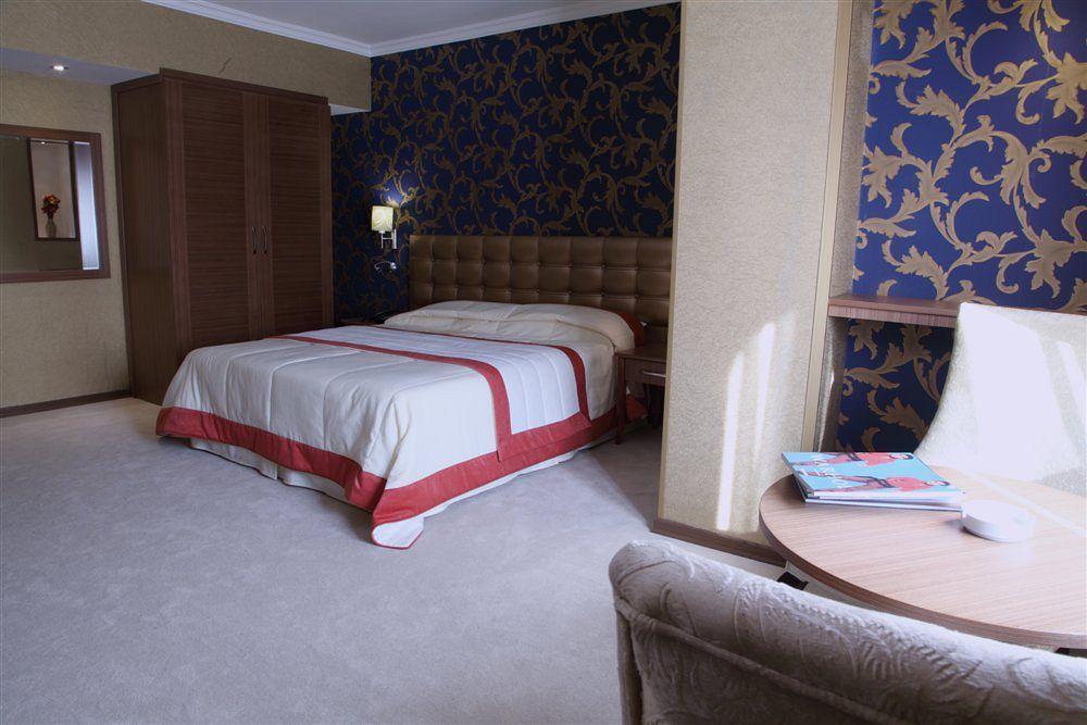 Hotel Mira Alsancak 3*