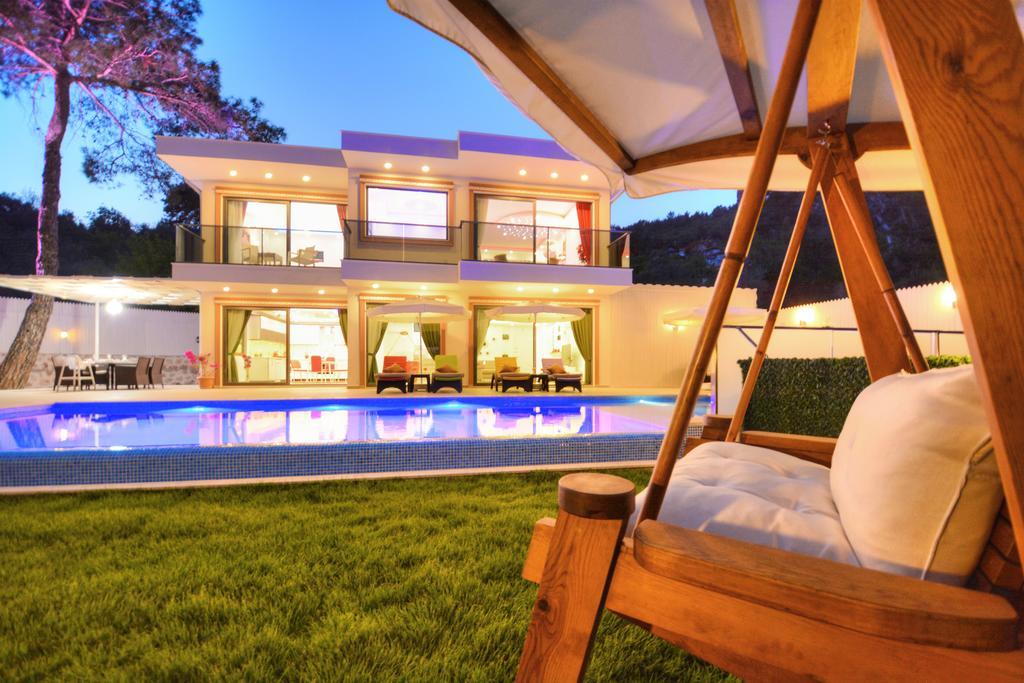 Saltanat Villa *
