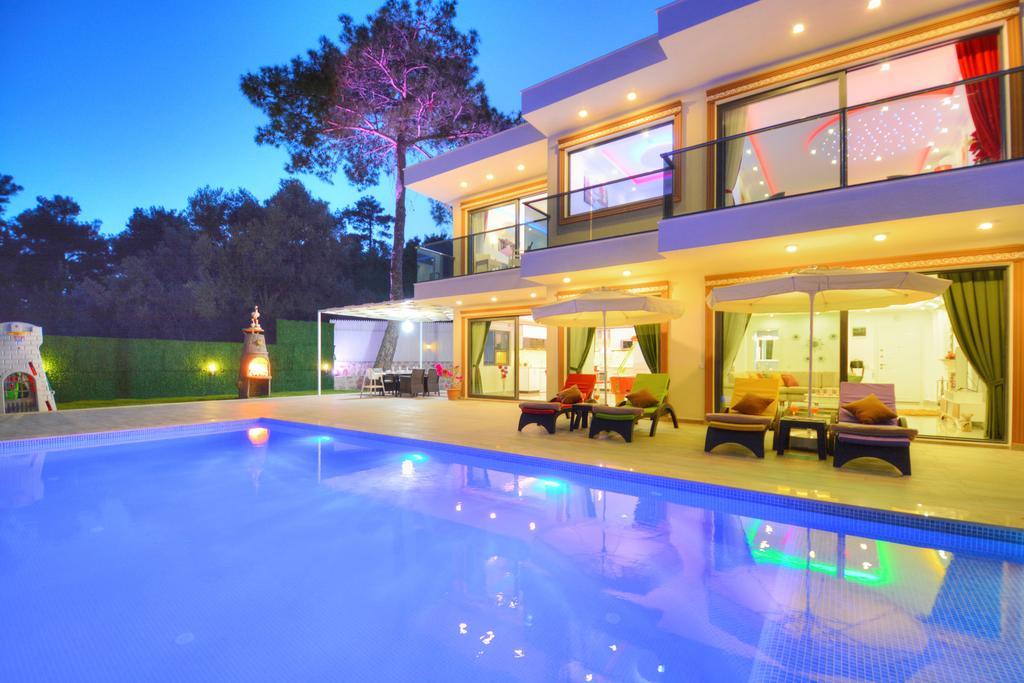 Saltanat Villa