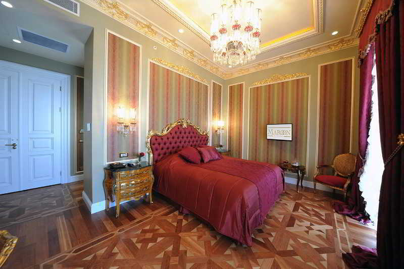 Maroon Bosphorus Hotel