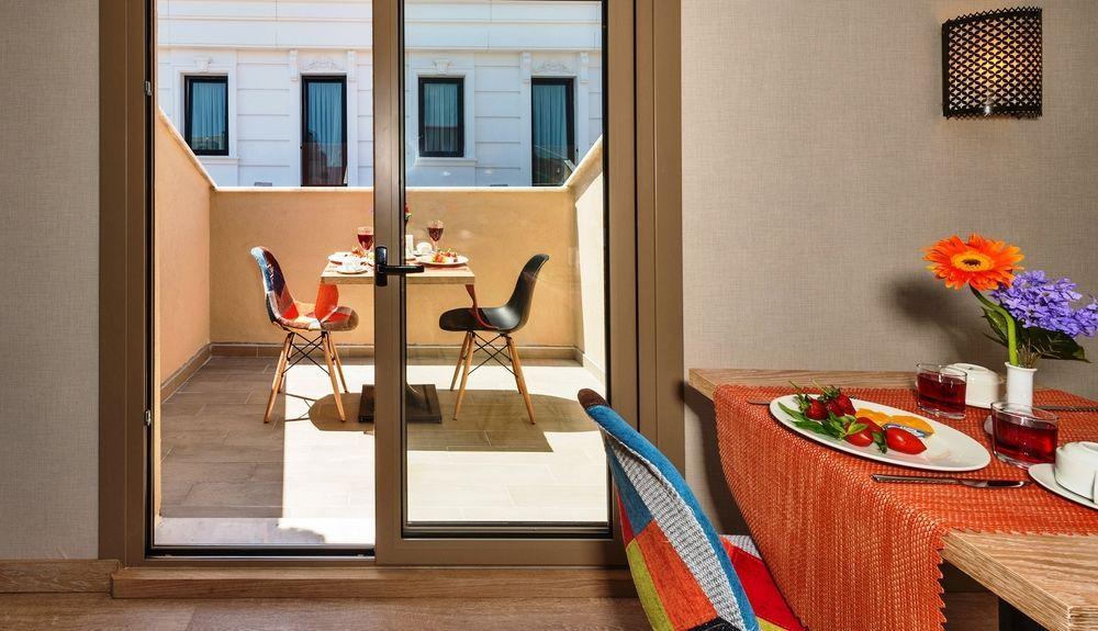 Aybar & Hotel 4*
