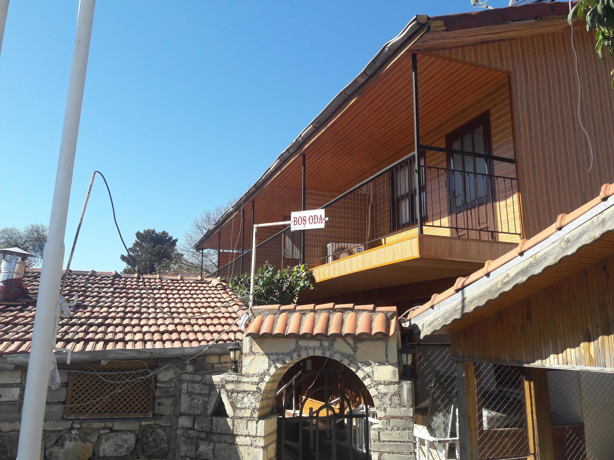 Antonios Bed & Breakfast 2*