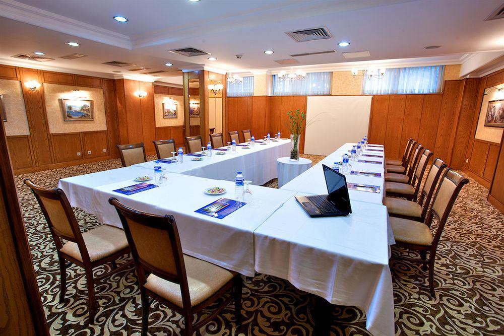 Grand Hilarium Hotel
