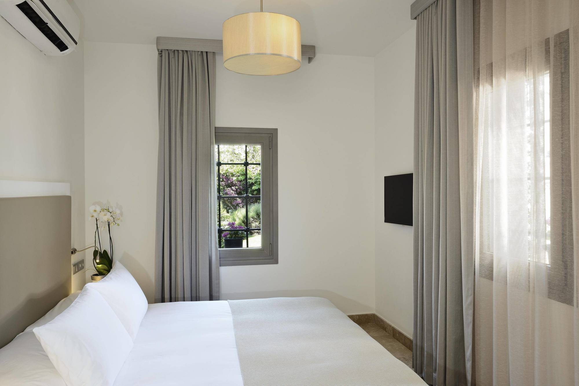 Marina Garden Hotel 4*