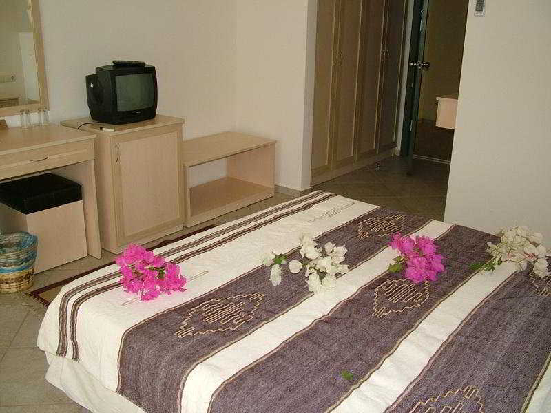Hotel Zeytinada 4*