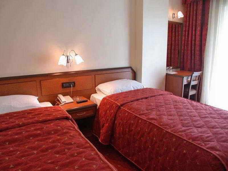 Hotel Grand Hilarium