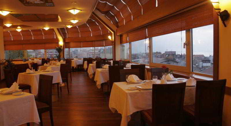 Hotel Usta Park 4*