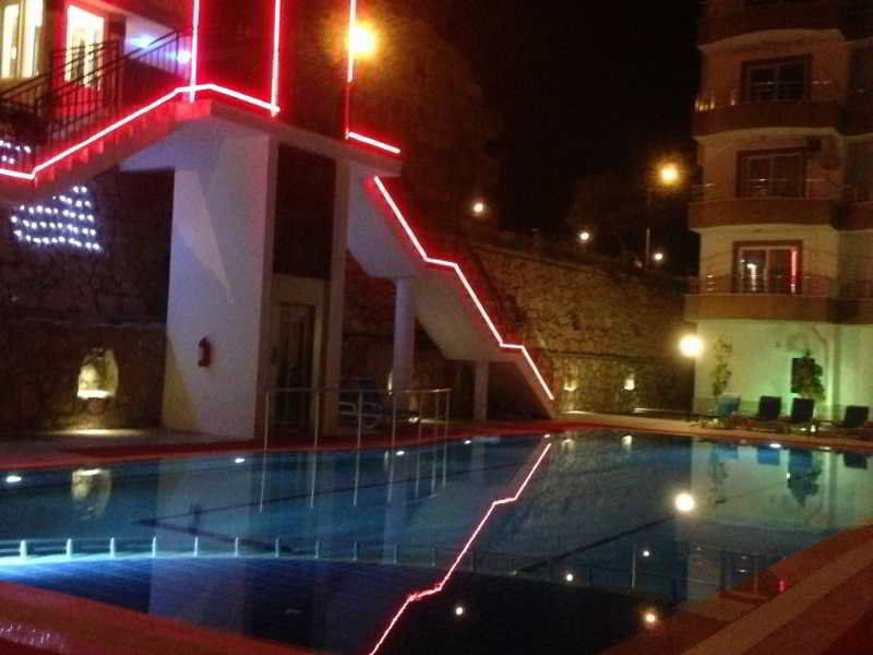 Golden Life Hotel