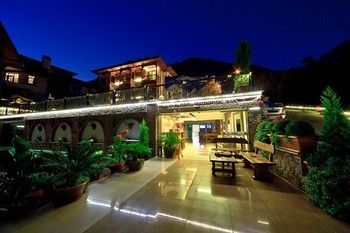 Azmakhan Hotel 3*