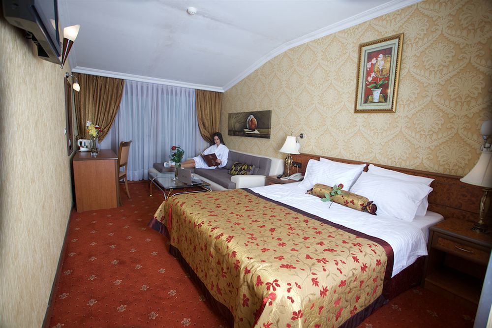 Grand Hilarium Hotel