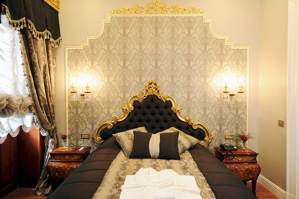 Maroon Bosphorus Hotel
