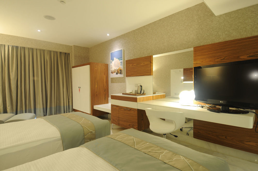 Hotel Gold Island Turkler