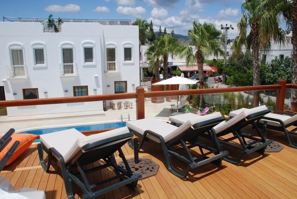 Corner Boutique Hotel 3*