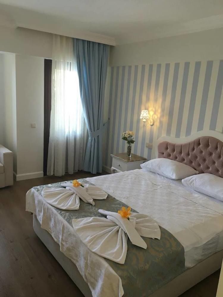 Blue Star Hotel