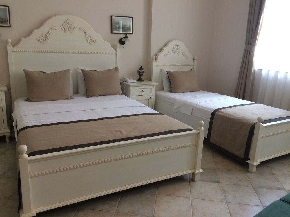 La Paloma 3*